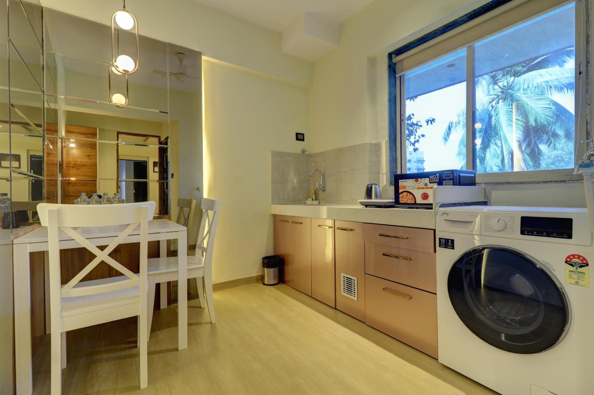 Home2 Studio Apartments ムンバイ エクステリア 写真