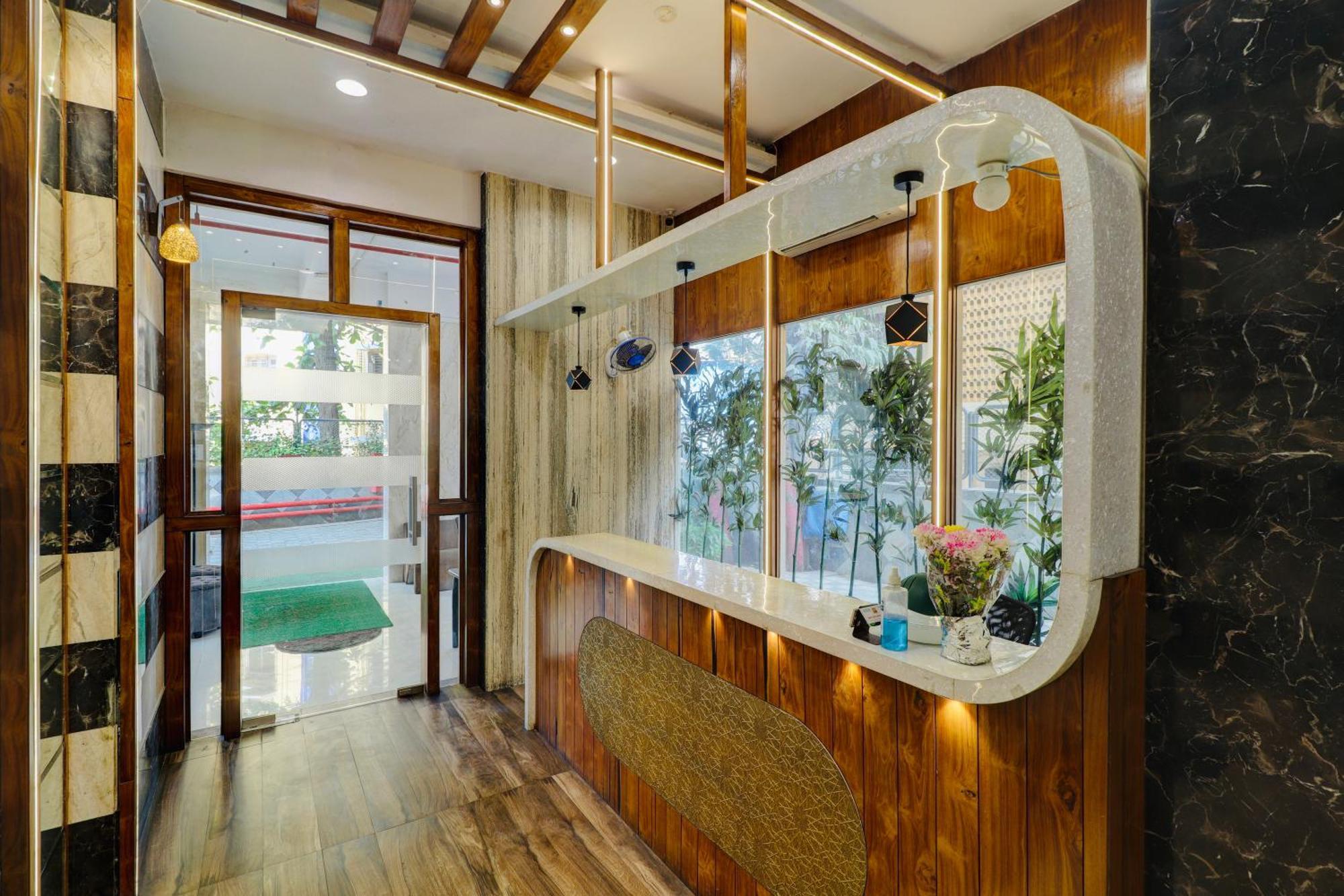 Home2 Studio Apartments ムンバイ エクステリア 写真